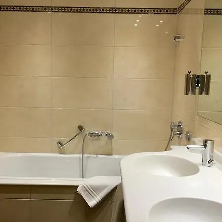 Engel Hotel 3*