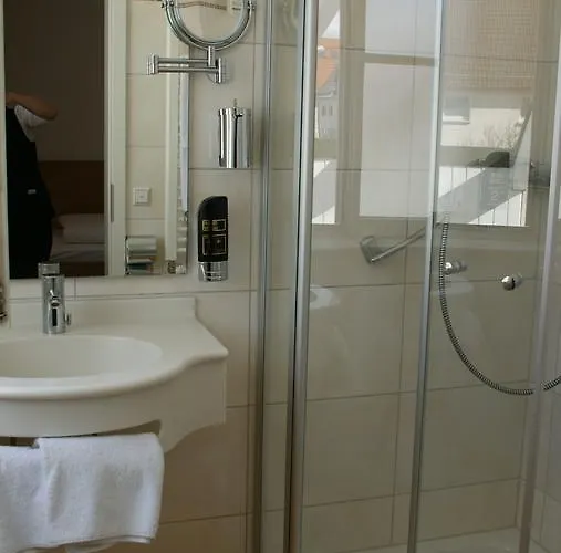 Engel מלון אולם